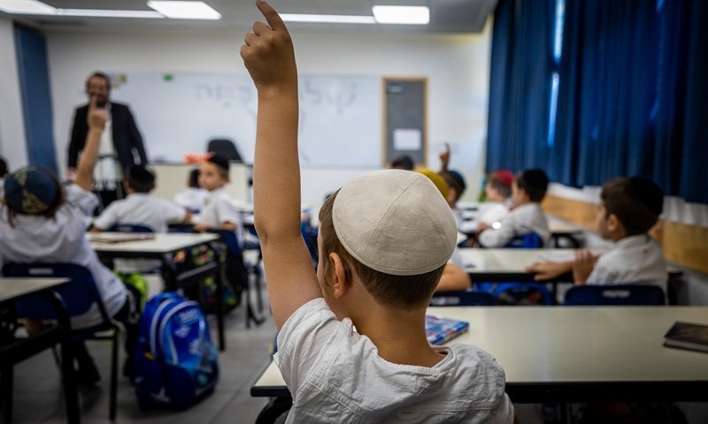 פעילת השמאל נגד "אדון עולם": האמירה שזעזעה את מערכת החינוך