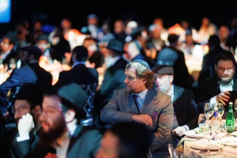 דמיטרי לובאייב