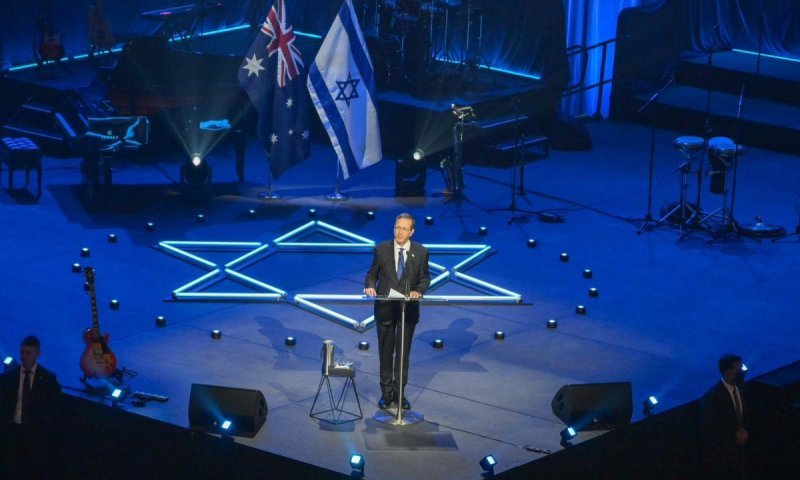 לא תאמינו מי חתם על המכתב נגד הרצוג: קאפו מאושוויץ, מרגלת נאצית ודמות בדיונית