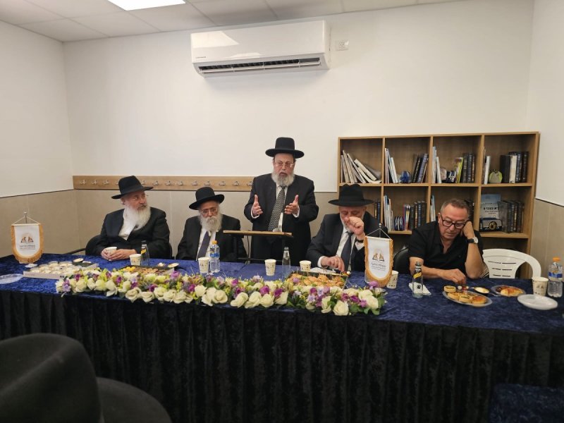 באדיבות המצלם