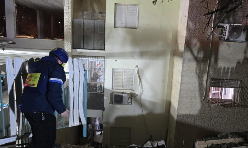 נפילות באלעד ובמרכז לאחר המטח, שריפה פרצה במושב, אין נפגעים