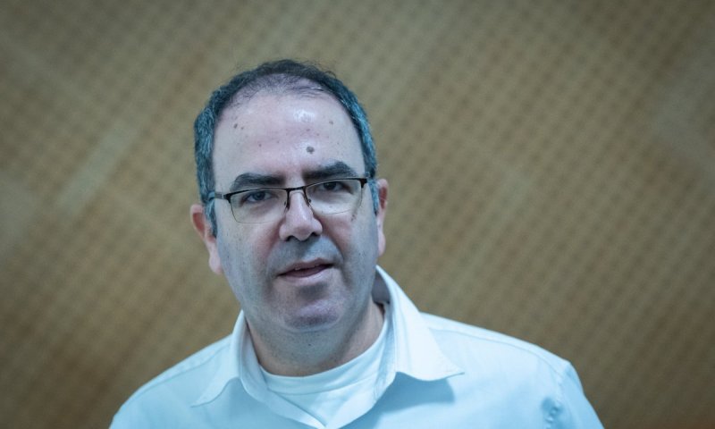 הוועדה המייעצת שכרה עו"ד ומגנה על גופמן, היועמ"שית זועמת