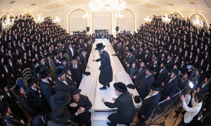 הרה"צ ר' שמעלקא בידרמן כבש את לונדון במעמד נעילת חנוכה