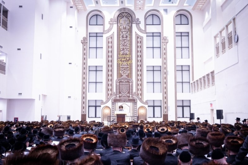 אברומי בלום, אחים לאנטשעווסקי, אייזיק י.