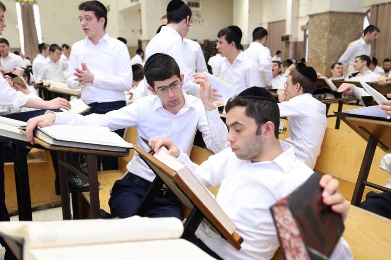 באדיבות המצלם