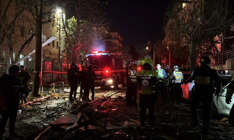 בלתי נתפס: חנות של לוחם בתל אביב נבזזה לאחר פגיעת טיל