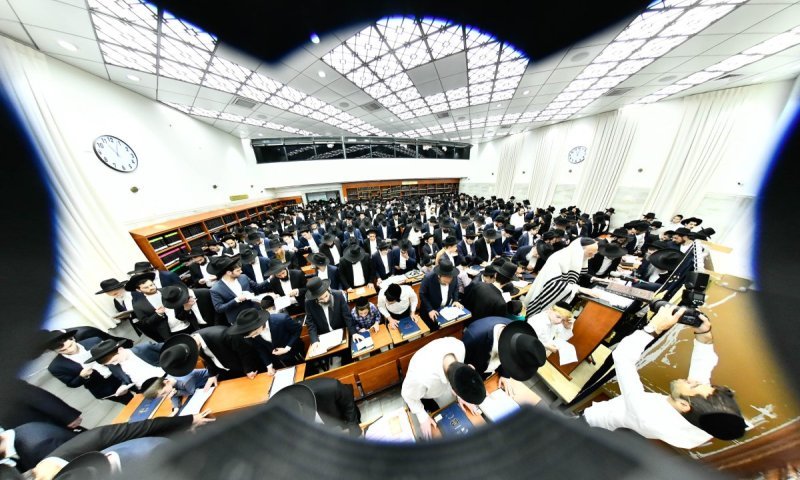 בסלבודקה ובבית השם זעקו במוצאי ט' באב על המצב הקשה של עולם התורה