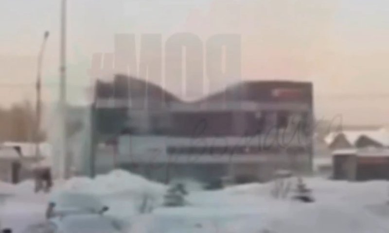 תיעוד דרמטי במוסקבה: מרכז קניות קרס תחת עומס השלג