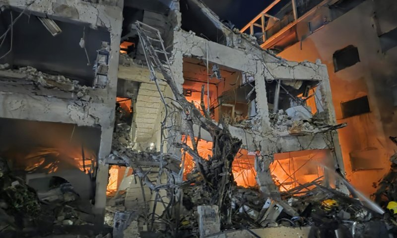 חוצפה: הכתב הבריטי הגן על איראן והטיח - "נתניהו פושע מלחמה"