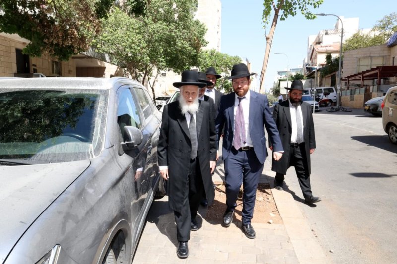 באדיבות המצלם