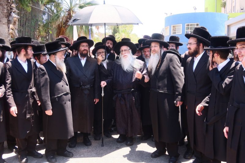 באדיבות המצלם