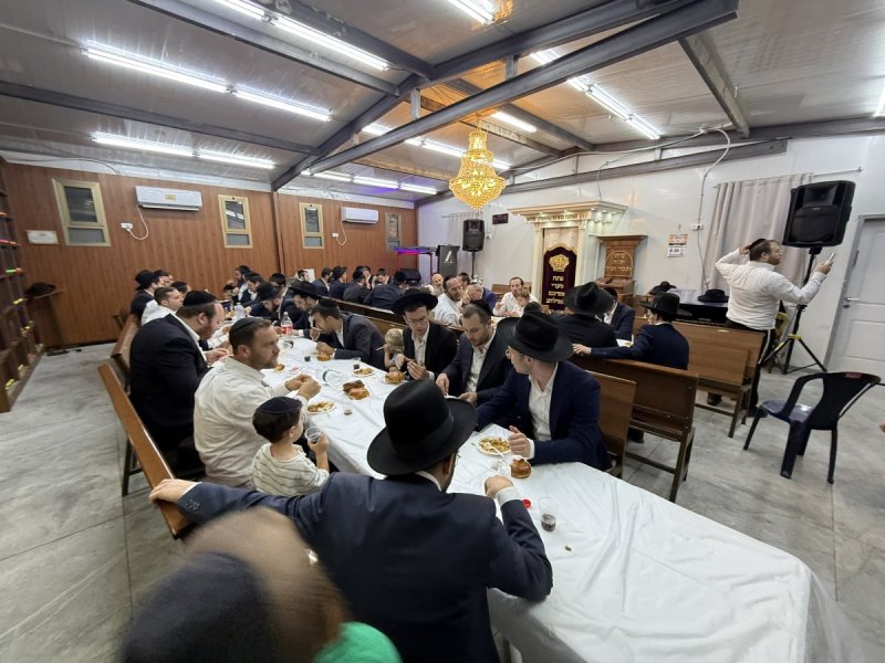 באדיבות המצלם