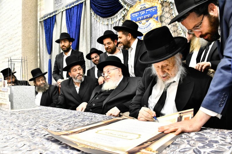 באדיבות המצלם