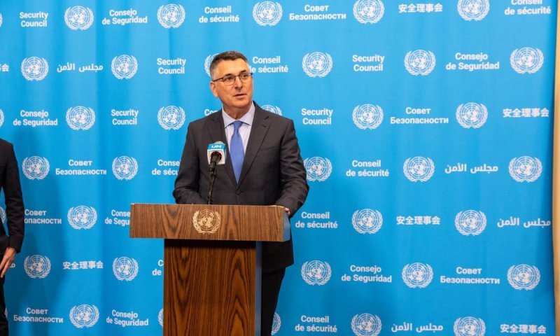 רוב שגרירויות ישראל נסגרו - סער דורש לבחון פתיחה מחודשת