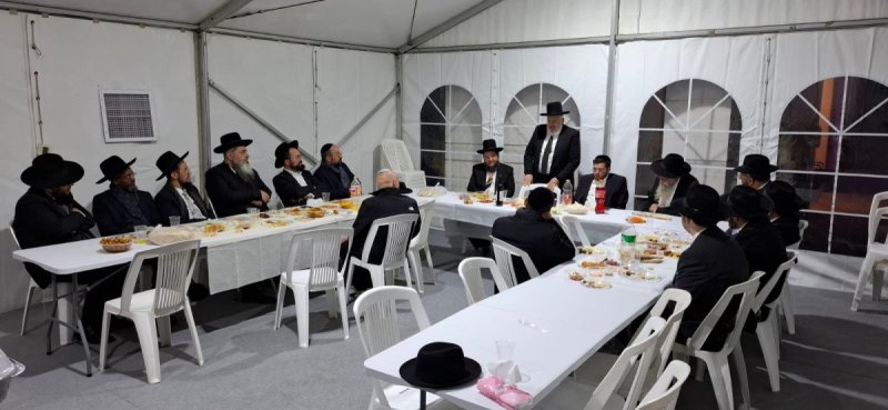 באדיבות המצלם