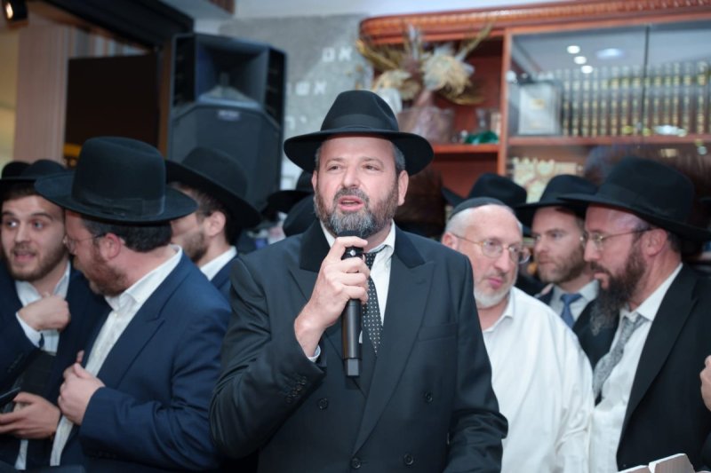 דניאל נפוסי ומאיר זלזניק