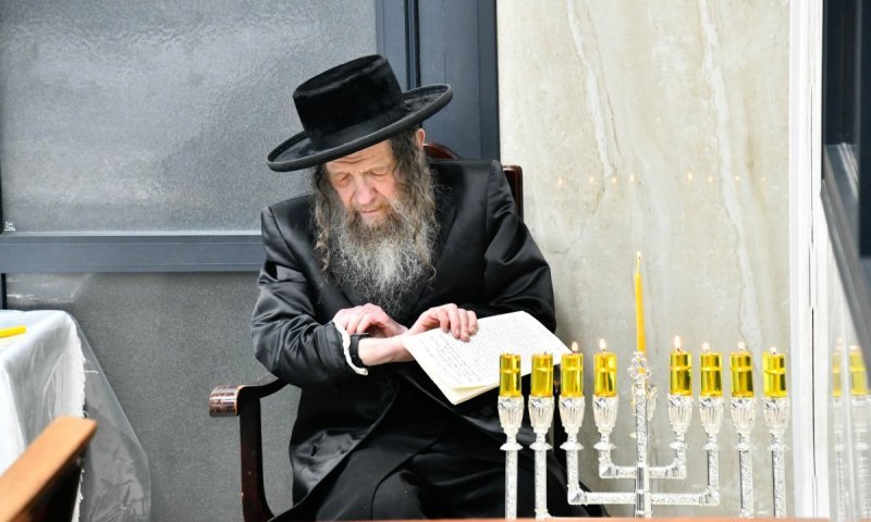 הדלקה בשעה 3:00 לפנות בוקר אצל האדמו"ר השרף מלעלוב ניקשלבורג