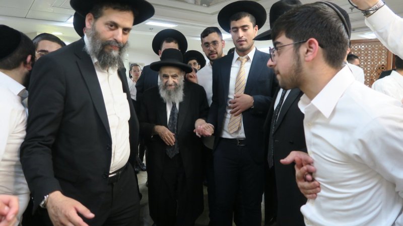 באדיבות המצלם