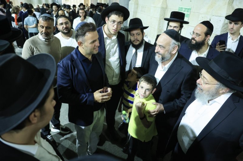 באדיבות המצלם