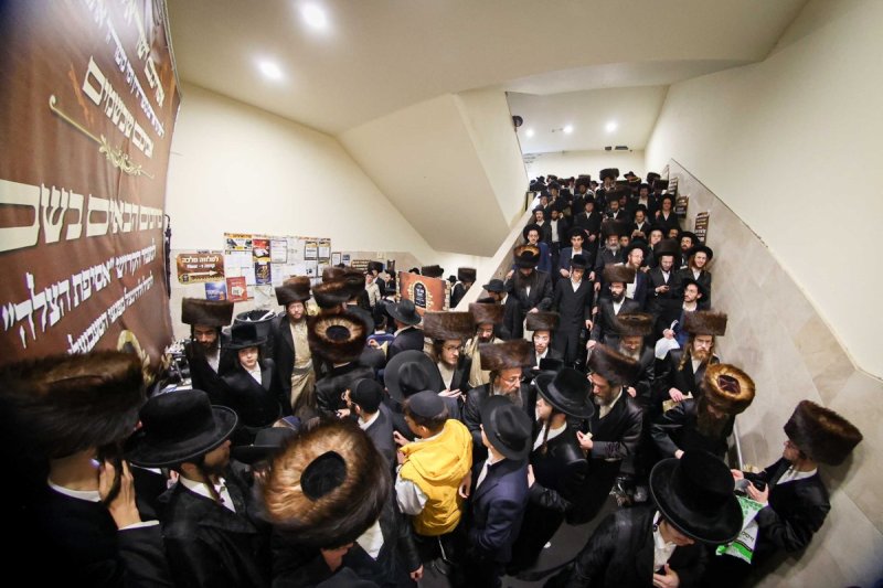 משה גולדשטיין, א. איזנבאך וארי קופרשטוק.