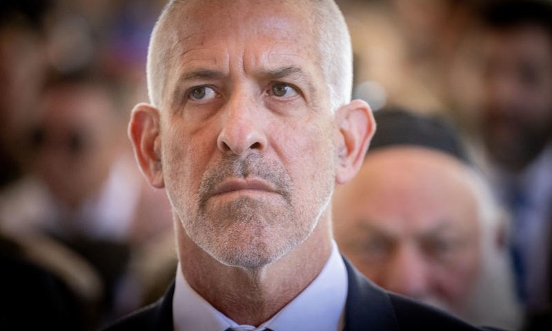 "אתה מהלך אימים": הפגישה הטעונה של רונן בר עם מקורבו של נתניהו