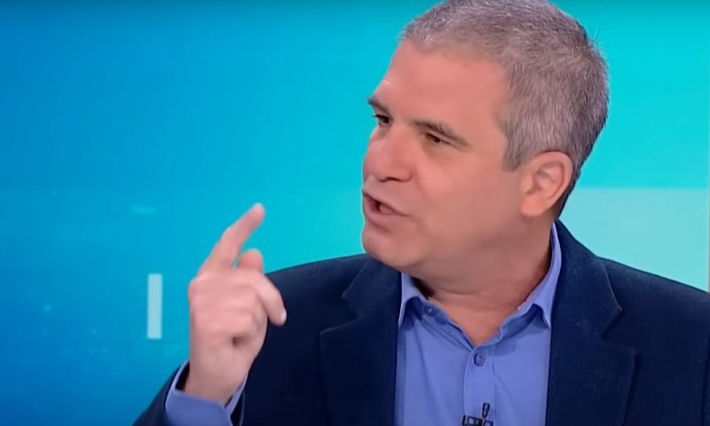 משפחות חטופים נגד גל הירש: "איים וסחט אותנו"