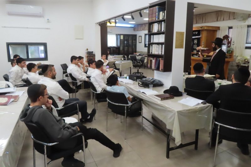 באדיבות המצלם