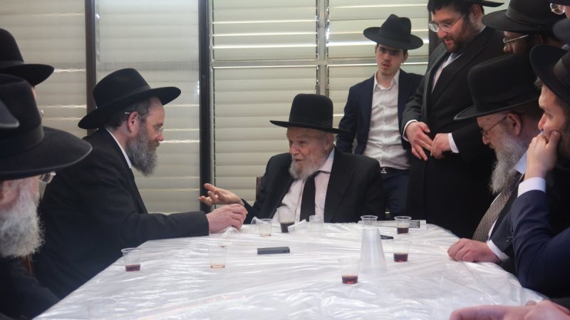 באדיבות המצלם