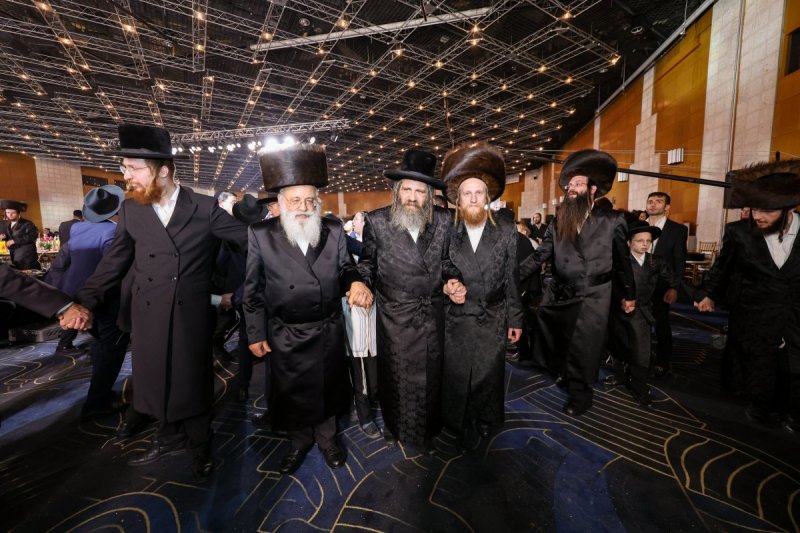 יעקב נחומי וא. אייזנבאך