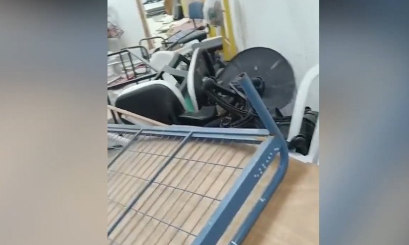 התושבים נדהמו: המקלט נראה כמו עזה, שני חשודים נעצרו