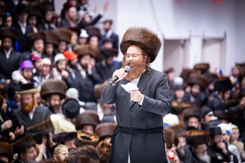 האחים לאנטשעווסקי, אברומי בלום, ואייזיק י.