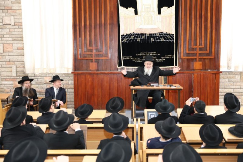 באדיבות המצלם