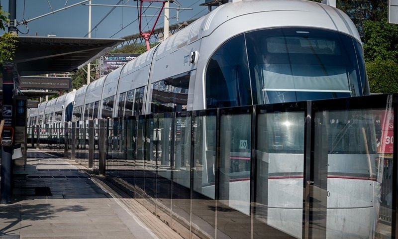 משרד התחבורה בוחן את פתיחת הרכבת הקלה בגוש דן