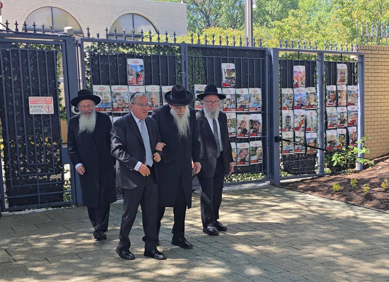 באדיבות המצלם