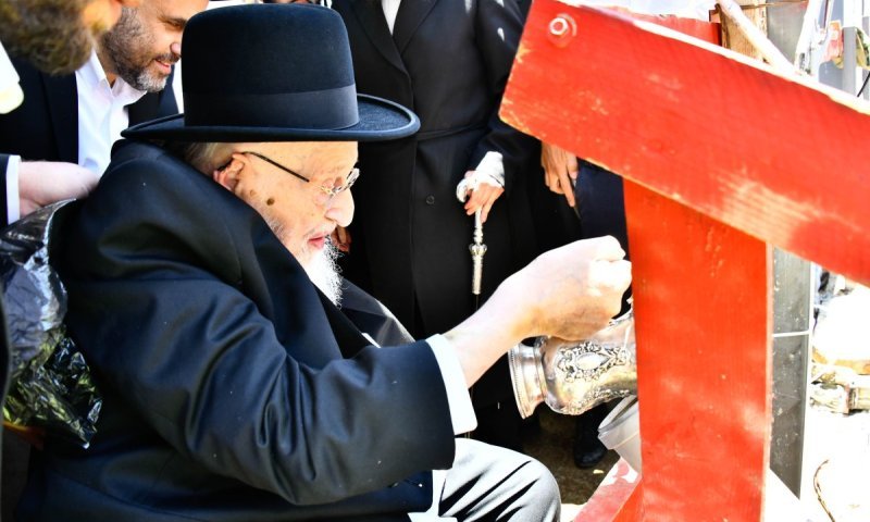 תיעוד: ראש הישיבה הגרמ"צ ברגמן הניח אבן פינה באלכסנדר