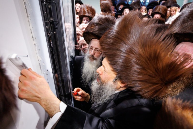 האחים לאנטשעווסקי ואושי וויינגארטן