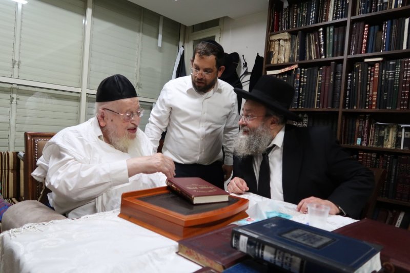 באדיבות המצלם