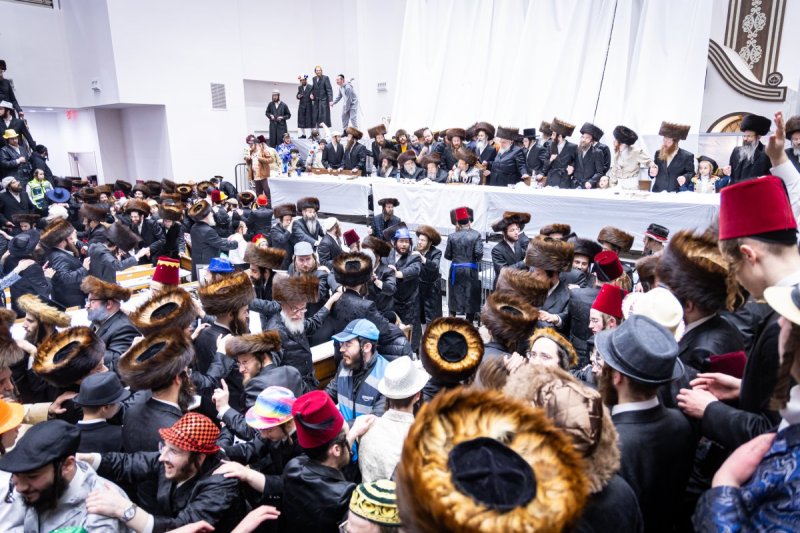 האחים לאנטשעווסקי, אברומי בלום, ואייזיק י.