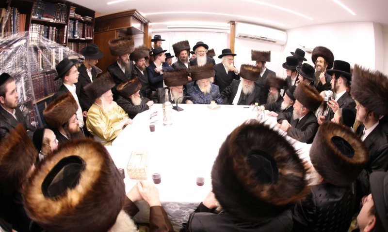 השליחות המיוחדת והשאלה המרתקת: פסח בצל קודשו של פוסק הדור