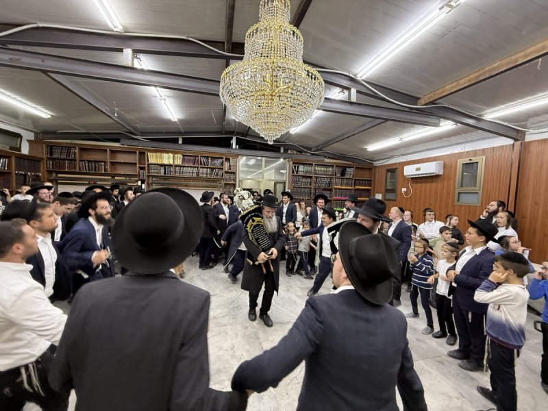 באדיבות המצלם