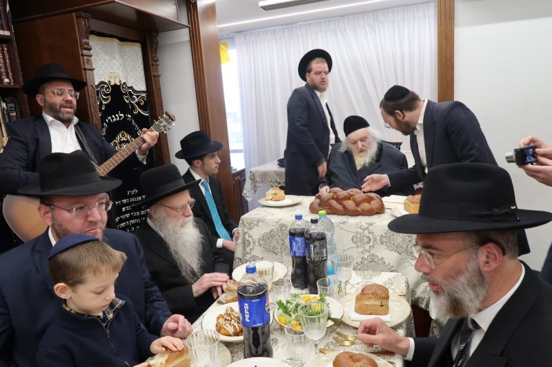 באדיבות המצלם