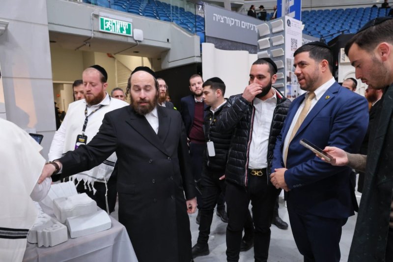 יעקב נחומי, אריאל אוחנה, אברהם כהן