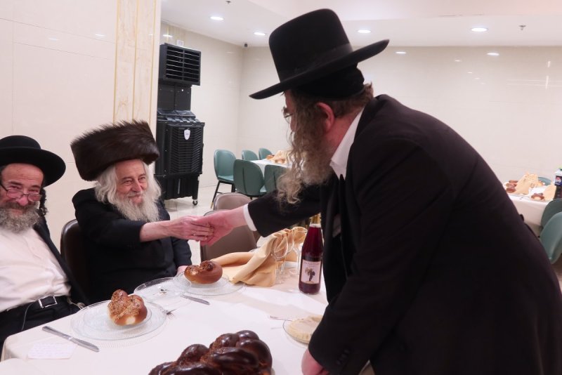 באדיבות המצלם