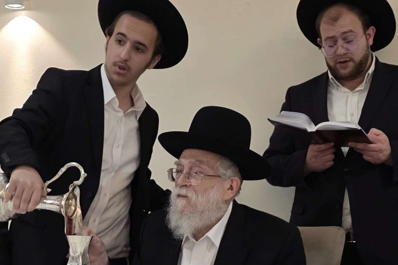 באדיבות המצלם