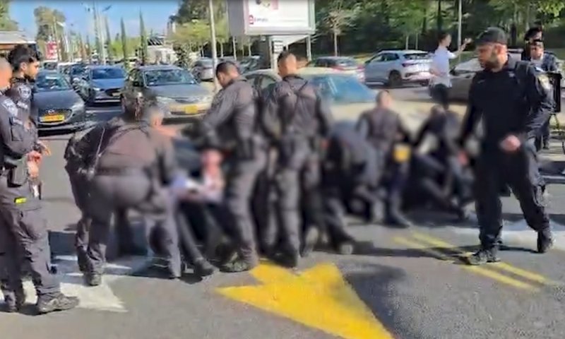 הפגנה סמוך ללשכת הגיוס בקריית אונו: 15 נעצרו | תיעודים