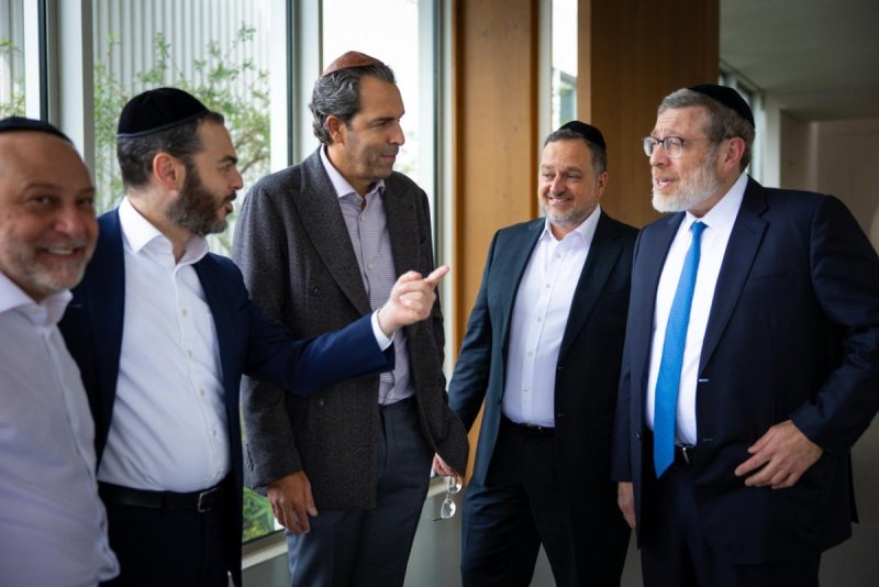 דניאל נפוסי ומאיר זלזניק