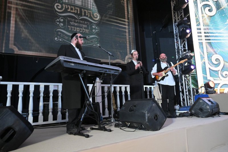 באדיבות המצלם