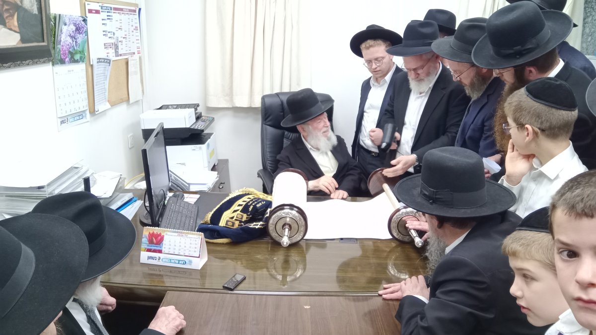 באדיבות המצלם