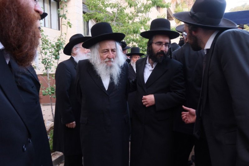 באדיבות המצלם