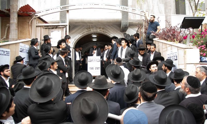 האבל בכסא רחמים: הפוסק ואחיו של ראש הישיבה הובא למנוחות
